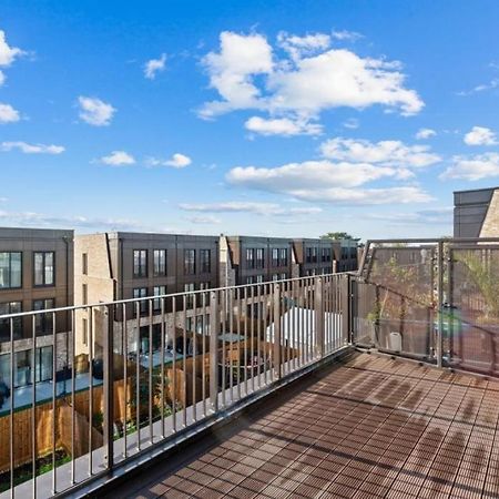 Amazing New Built Townhouse With Garden In London Villa Хендън Екстериор снимка